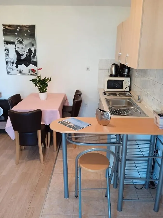 Pelivan Apartments Kastela