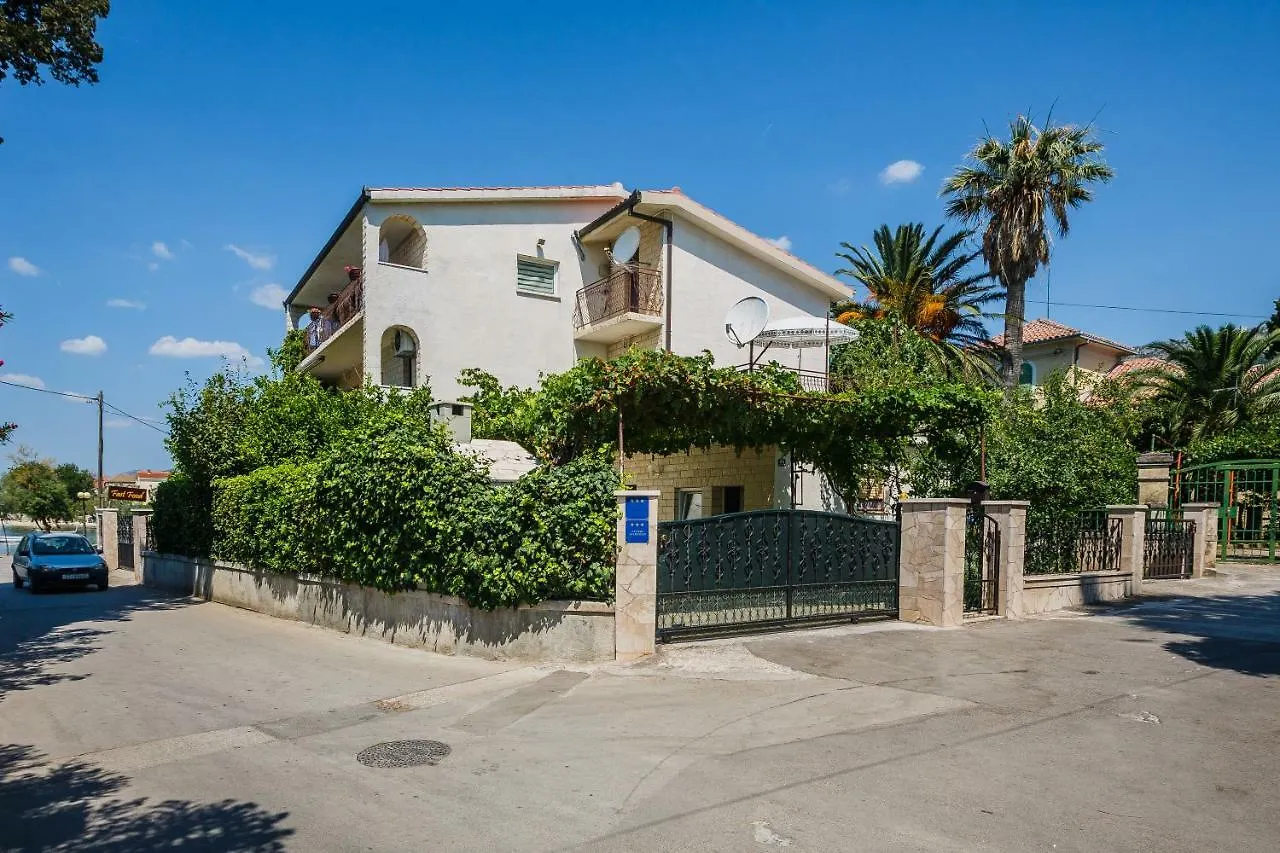 Pelivan Apartments Kastela