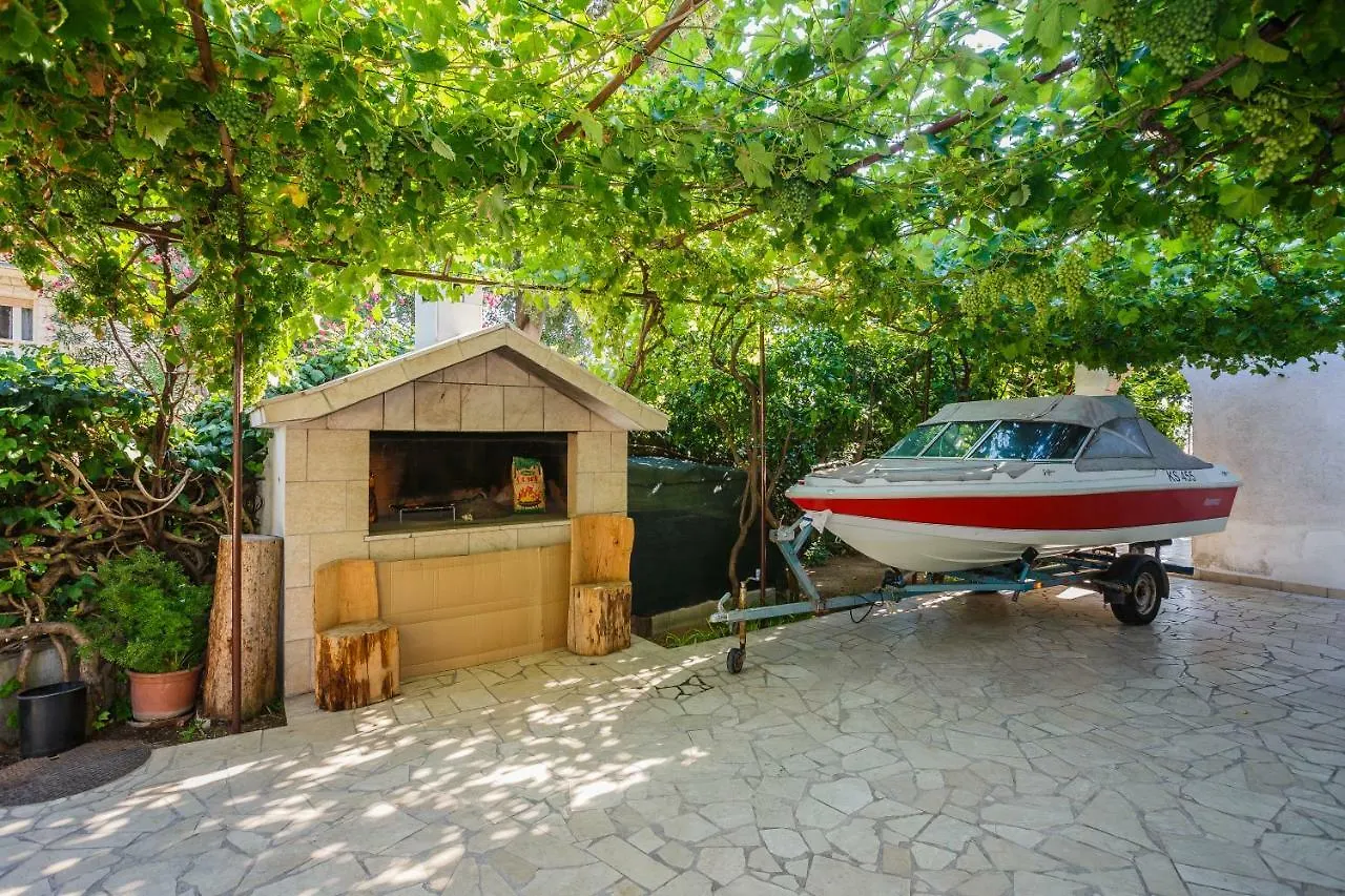 Pelivan Apartments Kastela 0*,  Croatia