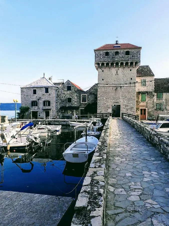 Pelivan Apartments Kastela 0*,  Croatia